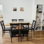 Apartment Meisterwerk Mit Balkon Zum Ufer